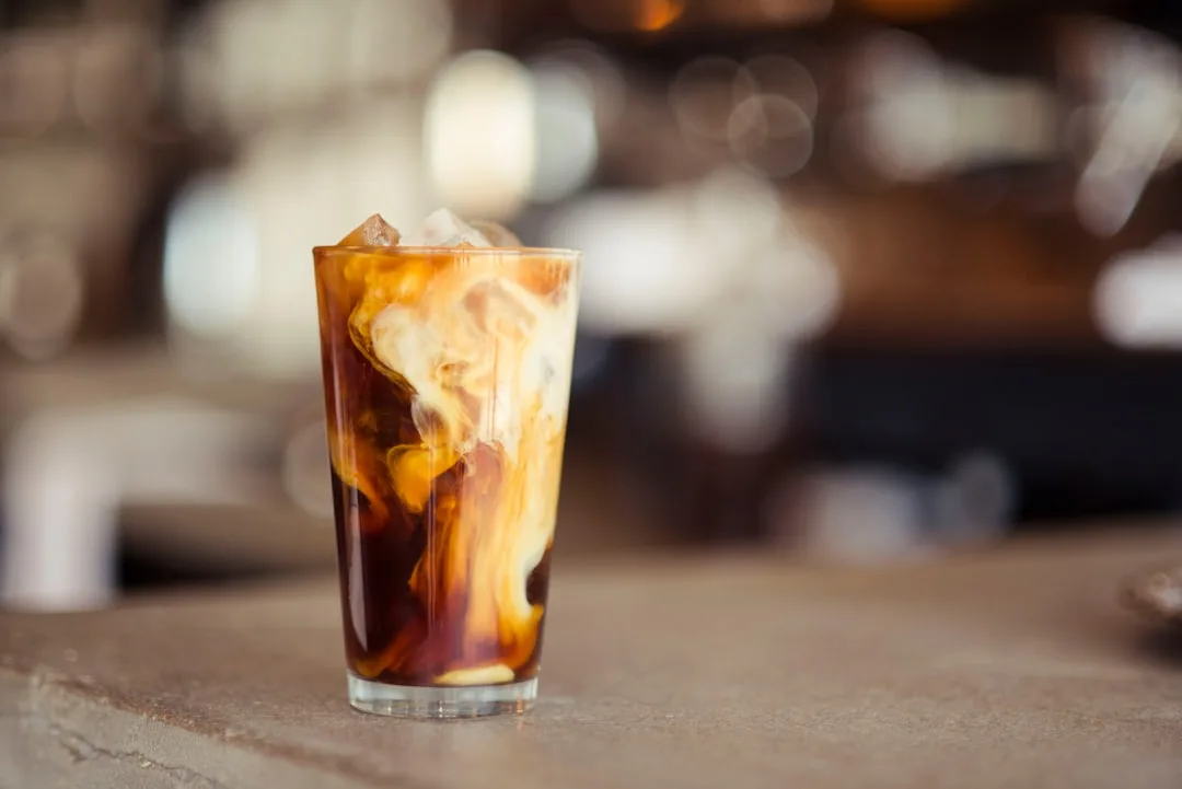 Cold Brew und Eiskaffee: Kalten Kaffee richtig zubereiten 2 Kalter Kaffee mit Eis als Cold Brew oder Iced Coffee