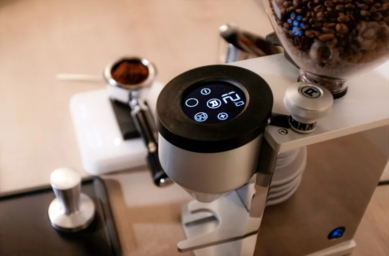 Kaffeemühle für den Vergleich von Kegelmahlwerk und Scheibenmahlwerk